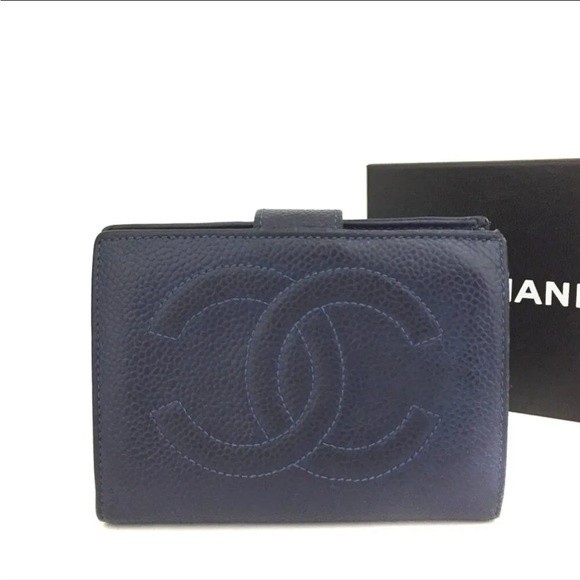 /1J1135 CHANEL CC Logo Caviar Skin Bifold Wallet - Picture 9 of 9